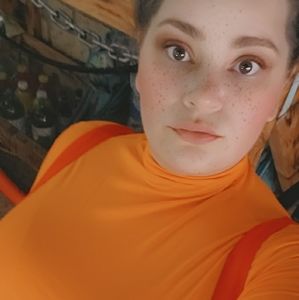 Meet your Posher, Mara